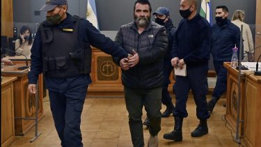 Crimen en el supermercado de Bariloche: el homicida tenía armas y cuchillos escondidos