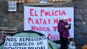 Cuál es el reclamo de los policías de Río Negro y qué analiza la provincia