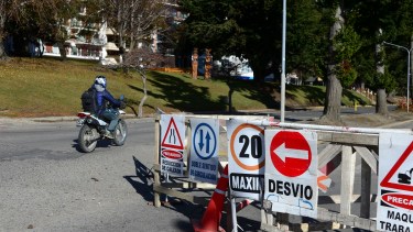 A prtir del 5 de septiembre vuelven las tareas del Colector a la avenida 12 de Octubre. Archivo