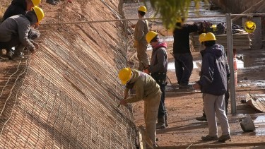 Se profundizó el canal "chico" en Cutral Co (Foto: gentileza)
