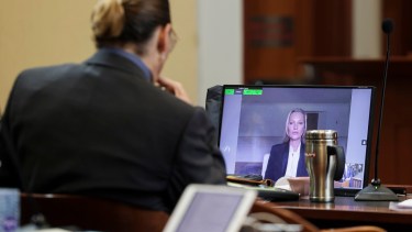 Kate Moss contradijo a Amber Heard en el juicio contra Depp. Foto: AP 