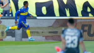 El golazo de Fabra a lo Roberto Carlos y su dedicatoria: «Para mi papá que está en el cielo»