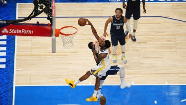 Andrew Wiggins anotó 27 puntos en la victoria de los Warriors. Foto: Twitter @ NBALatam