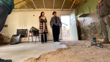 Las obras de la nueva subcomisaría de Barrio Nuevo fueron supervisadas por la ministra de Seguridad, Betiana Minor. Foto gentileza