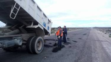 Los caminos que conectan el Alto Valle con la Región Sur tienen poco margen para el bacheo y necesitan una repavimentación integral.