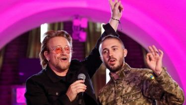Bono y un concierto sorpresa en Kiev. 