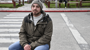 El joven que quiere terminar sus estudios, pero «el sistema» se lo impide
