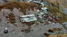 Imagen de Tragedia en Nepal: encontraron 21 muertos entre los restos del avión estrellado cerca del Himalaya