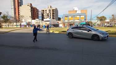 Inspectoras de tránsito dirigirán la circulación de los automovilistas en horas pico. Foto Rodrigo Sandoval