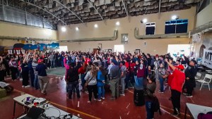 Trabajadores rurales rechazaron el intento de desalojo de una familia criancera en Chos Malal