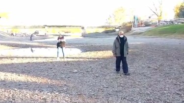 Brazo del Río Limay completamente seco  - captura. Gentileza Lucas Jara