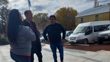La visita sin previo aviso de Gutiérrez molestó a los vecinos que pedían su presencia y se enteraron de casualidad. (Gentileza).-