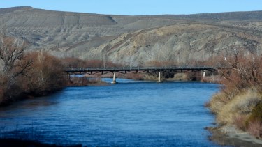 La obra será sobre el puente que se encuentra sobre el río agrio. Foto: Archivo