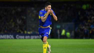 Varela tuvo otra noche destacada y metió el gol del triunfo. (Foto: AP)