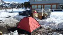 Imagen de El enfermero desalojado en Caviahue sigue sin conseguir una vivienda para su familia