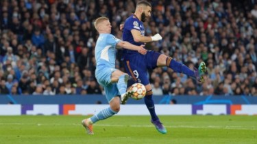 Karim Benzema anotó dos goles en la ida y quiere seguir haciendo historia. Foto: AP