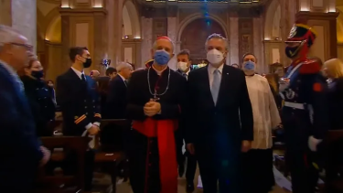 El cardenal Mario Poli y el presidente Alberto Fernández.