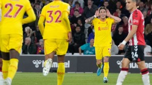 Ganó Liverpool y la Premier League se define en la última fecha