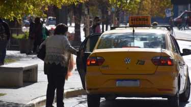 Fiesta de la Confluencia 2024 en Neuquén: dónde están las paradas de taxis especiales (Foto: archivo)
