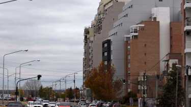 Aseguran que hay 170 mil inquilinos en Neuquén que dedican un 60% de sus ingresos, en promedio, a sostener los alquileres. (Foto: Matías Subat).