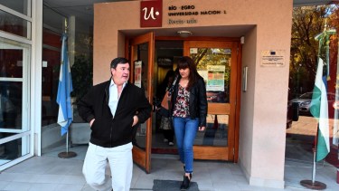 La delegación de Unter se retira de la UNRN tras la reunión con Perczyk. Foto: Marcelo Ochoa.