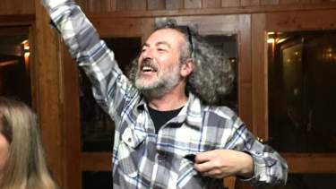 Richard es inolvidable para los suyos. Comienza una nueva etapa en su vida, la anterior ya es un hermoso recuerdo. 