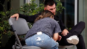 Todo es dolor y preocupación en Texas tras el tiroteo en la escuela: identificaban a los niños fallecidos