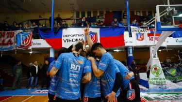 Deportivo Viedma quedó eliminado ante Zarate. Imagen previa al juego 2. Foto: Pablo Leguizamón