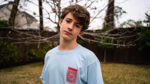 Conmoción en Hollywood por la prematura muerte del actor Tyler Sanders