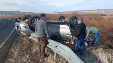 Camioneta volcada en Ruta 234. Gentileza: Piedra On Line