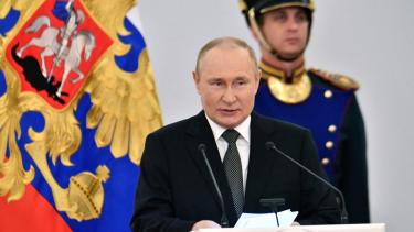 Las dudas sobre la salud de Putin se incrementaron a partir de su imagen en un discurso.