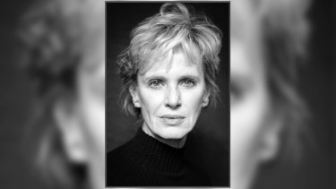 Siri Hustvedt es largamente conocida por su vasta trayectoria literaria. Publicó su primer libro de poesía en 1982. (Foto: Spencer Ostrander)