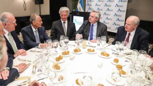 Esto es en off: Alberto cerca de los empresarios, pero no tanto