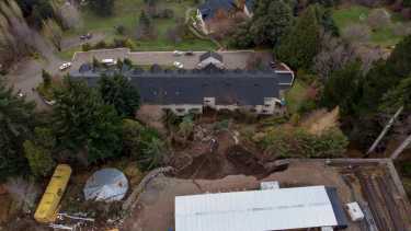 El alud de barro y piedras ocurrió la noche del 6 de junio pasado y causó la muerte de tres turistas uruguayos que se hospedaban en el Hotel Bustillo, del complejo Huinid de Bariloche. (Foto de archivo de Marcelo Martínez)