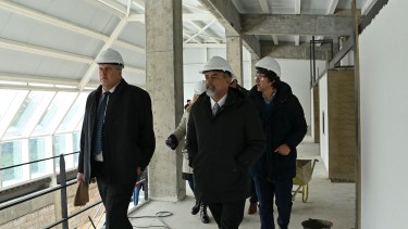 La obra de la Universidad de Río Negro en la ciudad andina avanzó a buen ritmo durante el gobierno anterior. Ahora se paralizó. (foto archivo)