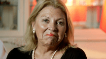 Imagen de Elisa Carrió reeditó un meme viral: una foto acostada debajo de un auto