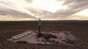 Vaca Muerta se agranda: Gutiérrez firma la concesión de dos nuevas áreas petroleras