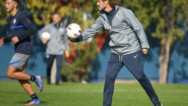 Rubén Darío Insúa, el DT de San Lorenzo que va por su primera victoria luego de dos empates consecutivos.