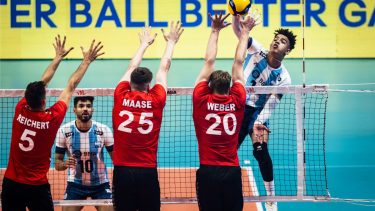 Argentina volverá a jugar mañana contra Serbia. (Foto: Voley_FeVA)