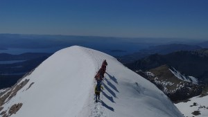 Por la intensa actividad de montaña, formalizan el boletín de peligro de avalanchas