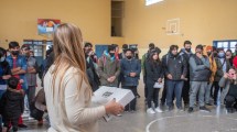 Imagen de Entregaron 240 netbooks a estudiantes de Roca