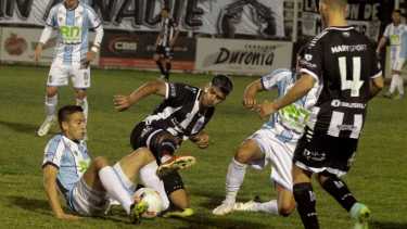 En un partido muy disputado, Cipo y Sol empataron 1 a 1. (Foto: Oscar Livera)