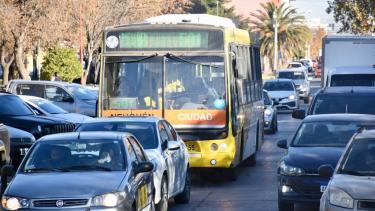 El transporte público en la ciudad tiene vencimiento este año y los concejales analizan el pliego licitatorio (foto Matías Subat)