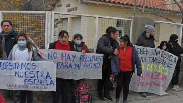 La comunidad educativa realizó fuertes reclamos por las malas condiciones edilicias. Foto Juan Thomes