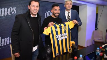 Tevez asumió el martes como nuevo entrenador de Central y revolucionó Rosario. 