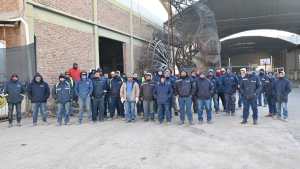 Trabajadores municipales reclaman por ropa de trabajo de invierno