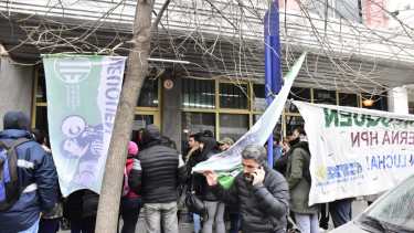 ATE se movilizó ayer a la sede de la secretaría de Trabajo para exigir la apertura de la paritaria (Yamil Regules)