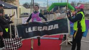 Cerezuela y Ferroni ganaron el primer Triatlón de Invierno en Cervantes