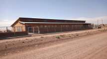 Imagen de Gutiérrez en el «corazón de Vaca Muerta» por una escuela primaria y la Cámara empresarial