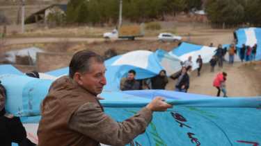 Andacollo extendió la bandera más larga de la provincia con 345 metros. Foto: Gentileza Nicolás Fuentes